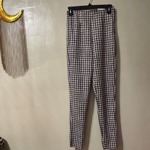 Zara Black and White Houndstooth legging